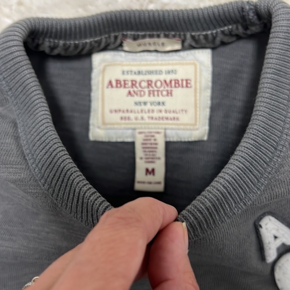 Abercrombie & Fitch Vintage Mens Gray Sweatshirt - Picture 4 of 5